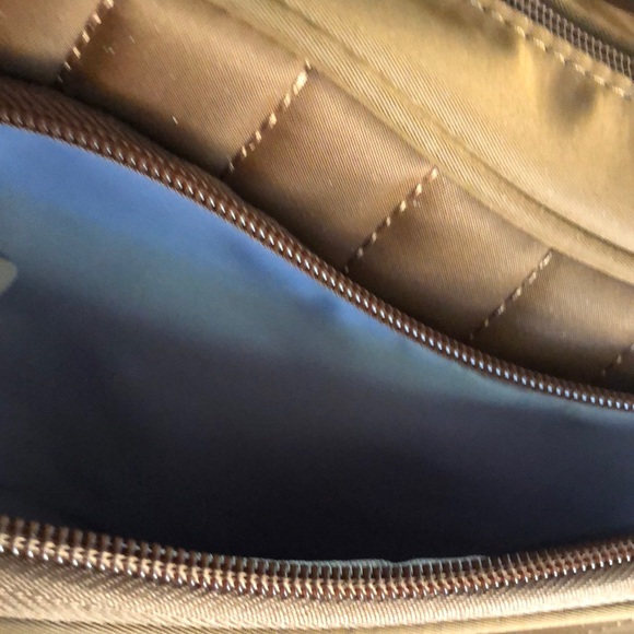 NWT IHKWIP Limited Edition “Be My Valentine” Heart Crossbody - Picture 5 of 9